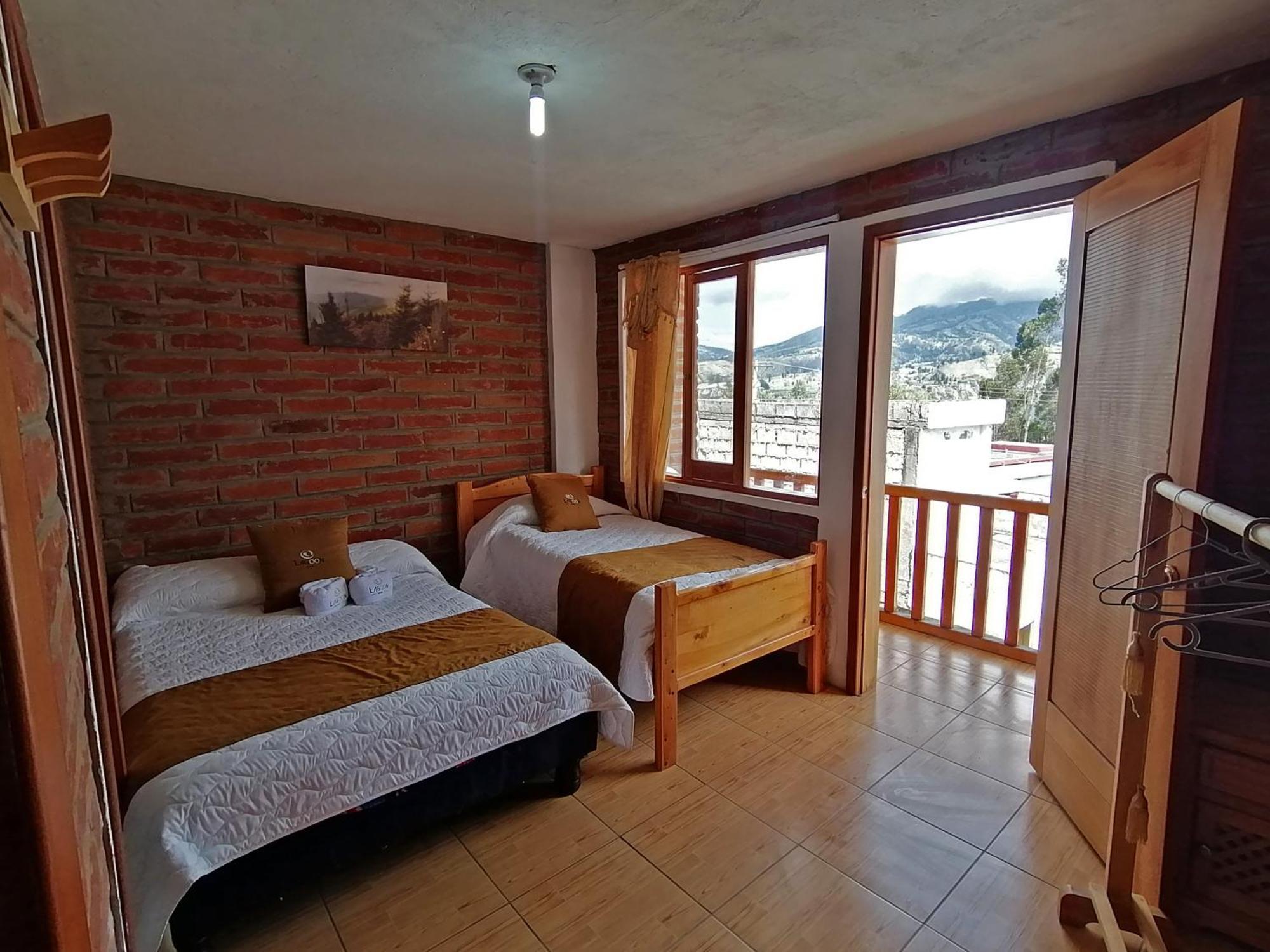 Lagoon Hotel Chugchilán Exterior foto